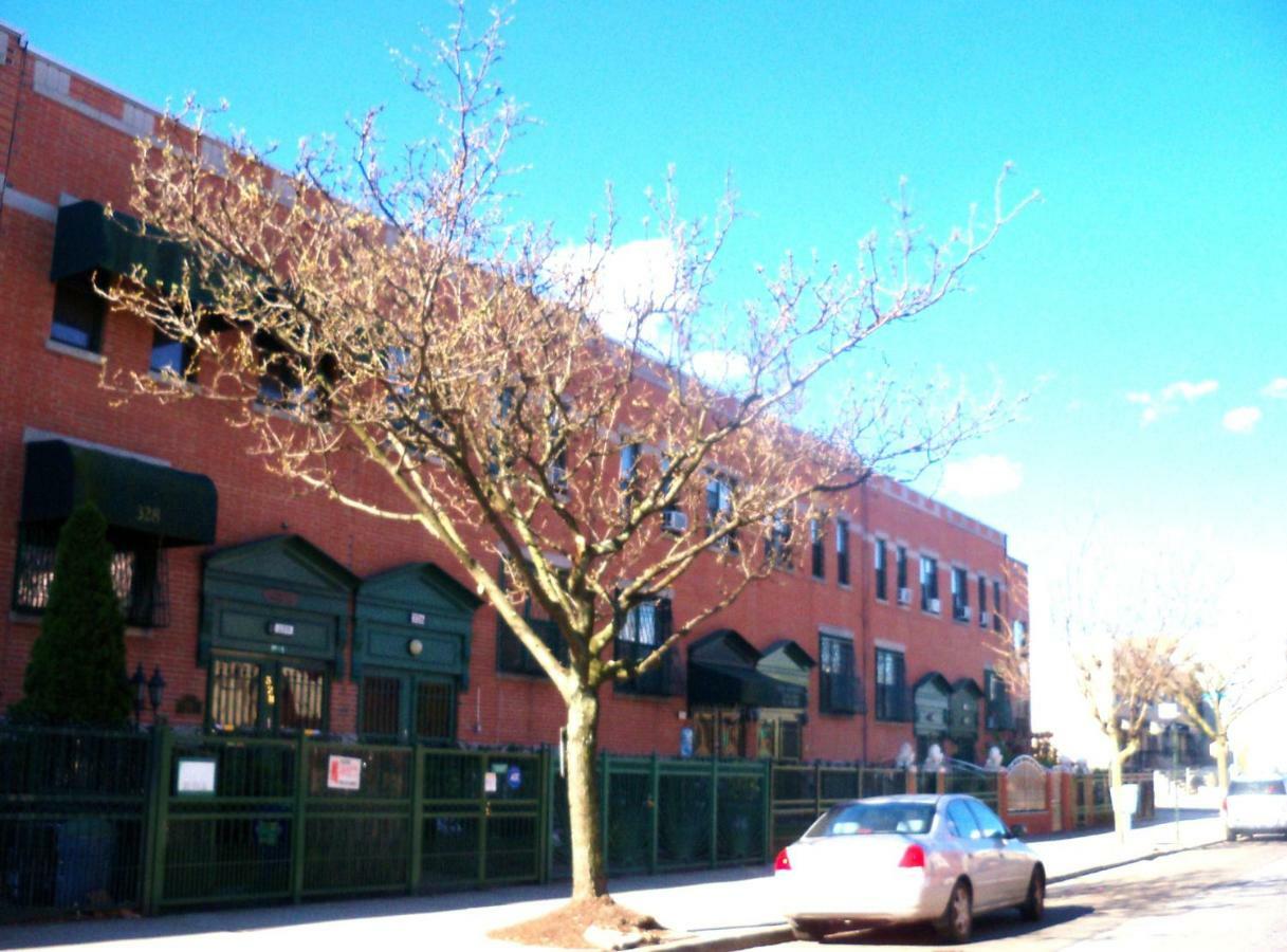 Two Bedrooms Apartment Manage And Supervise By Host Endless Features Amenities Dishwasher Washer Dryer Best Wifi Internet Services By Verizon Fios 960 Upload 960 Download Bi Monthly Free Housekeeping Services Huge 10000 Square Footage Nueva York Exterior foto